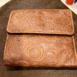 Wilson’s Trifold Vintage Wallet